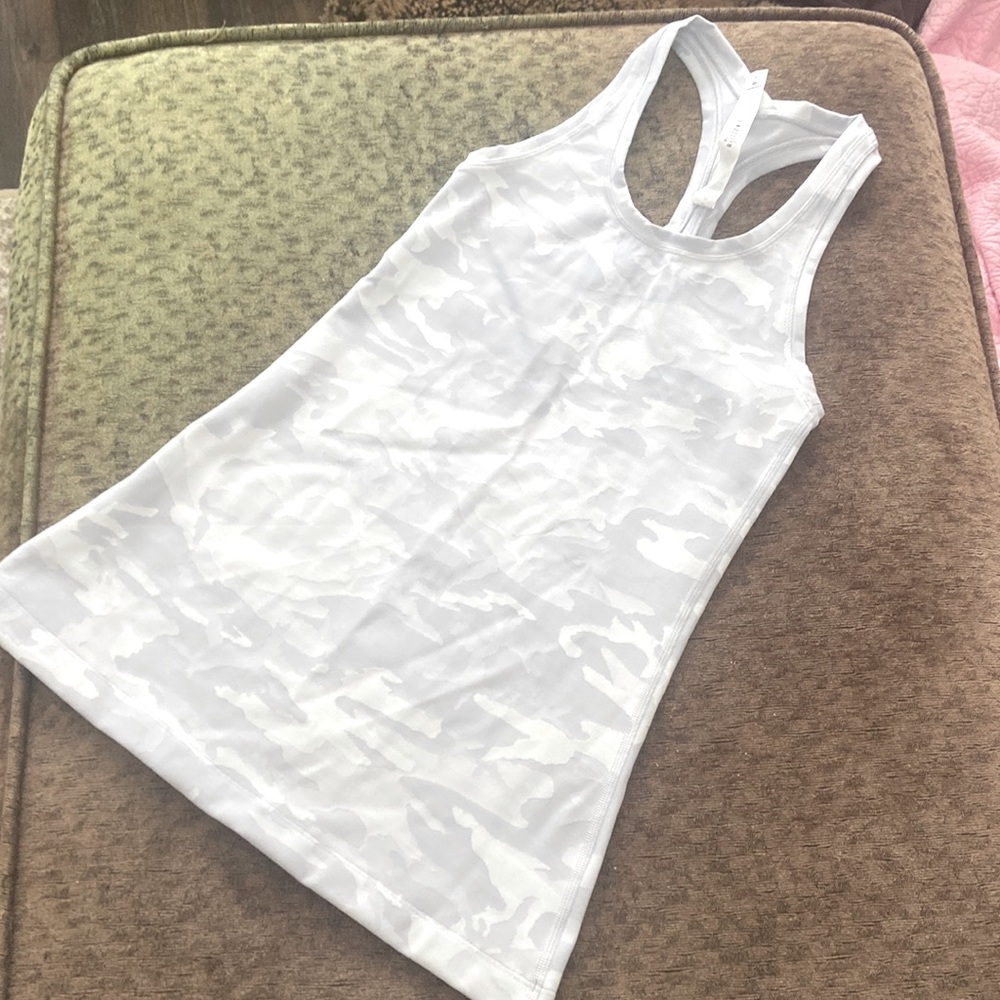 Lululemon barely worn like new condition